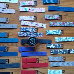 Samsung Gear S2 Smart watch, charging dock and extra bands